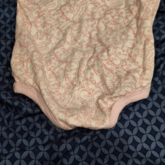 rocawear onesie 6-9 months - Picture 6 of 10